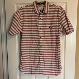 Our Caste men’s white striped short sleeve button down shirt size medium